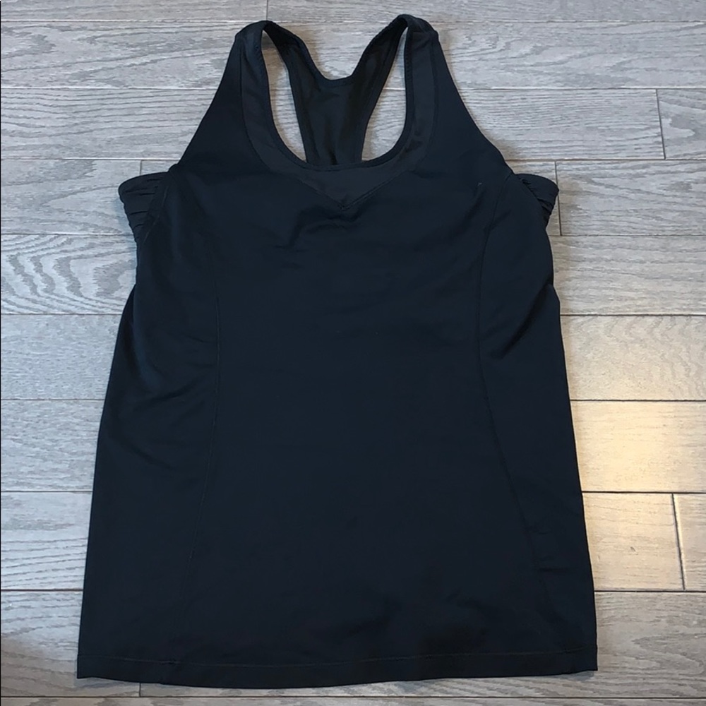 GUC Lululemon tank w/shelf bra, size 10.